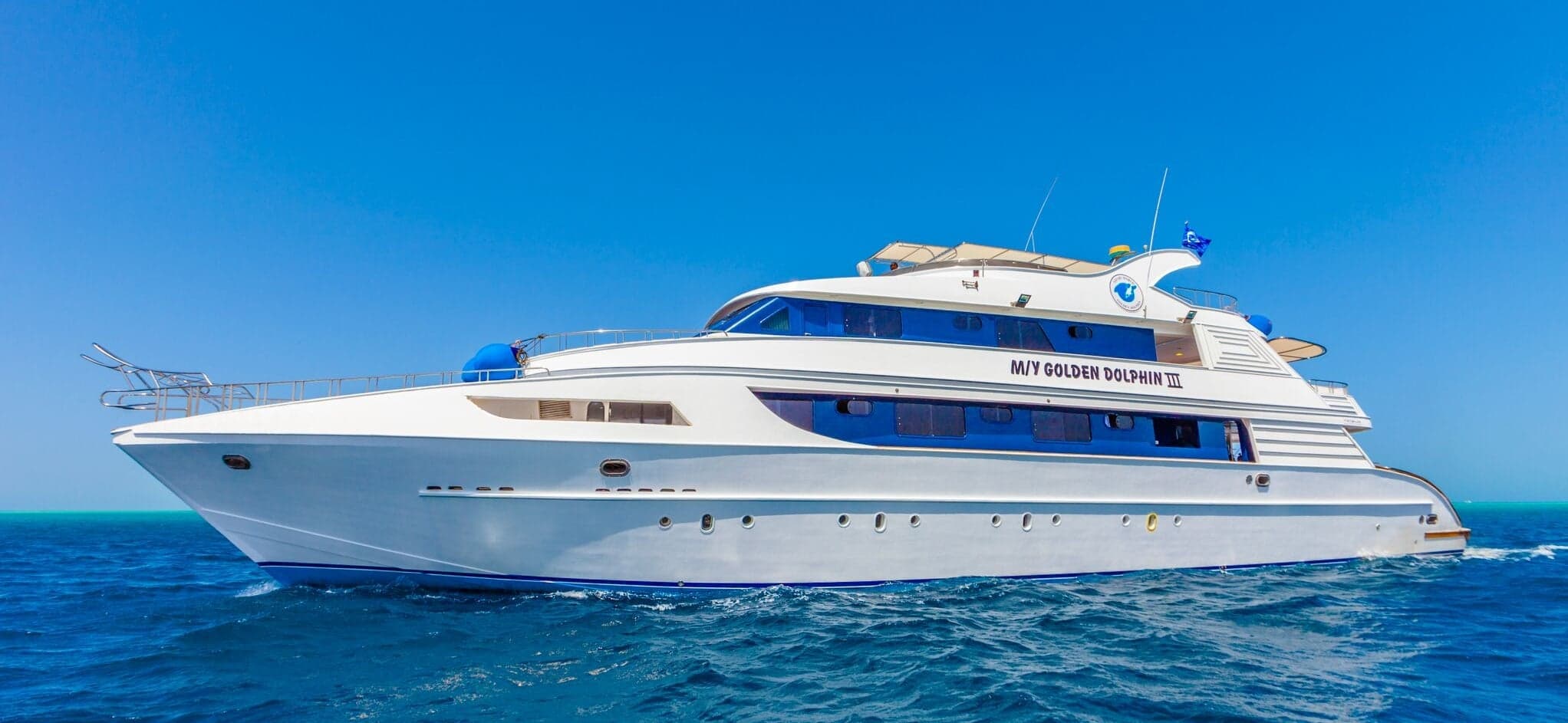 Golden Dolphin III targets Egypt’s southern Red Sea, with shark dives at Daedalus, deep walls at Elphinstone, and relaxed reef stops at Fury Shoals