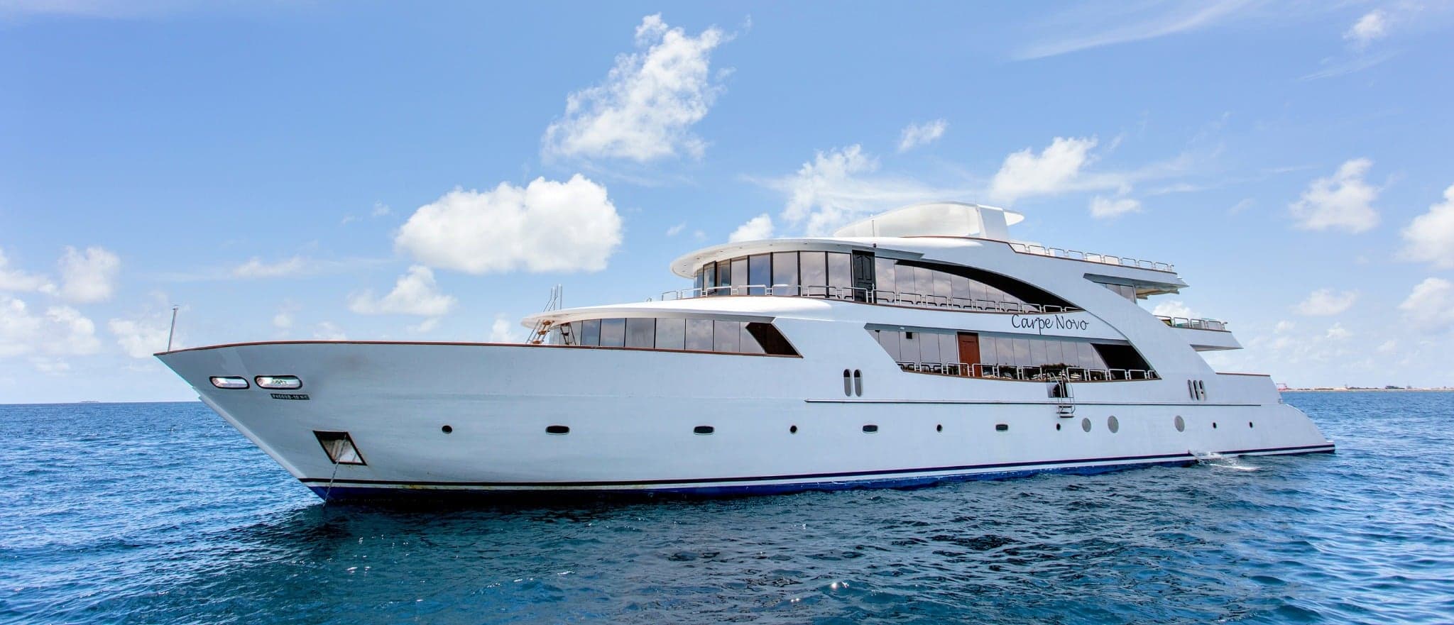 Carpe Novo blends sleek design with adventurous diving. Its routes span North and South Male to Ari Atoll, where pelagics, drift dives, and vibrant coral formations dominate the itinerary