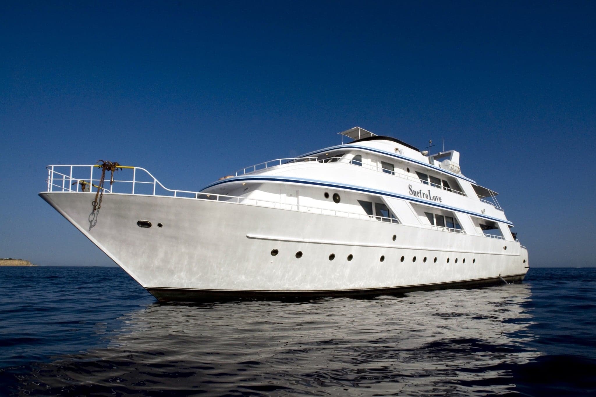 Snefro Love offers short-range northern Red Sea safaris, visiting Ras Mohammed, Tiran, and Abu Nuhas with quick access from Sharm El Sheikh and compact comfort onboard