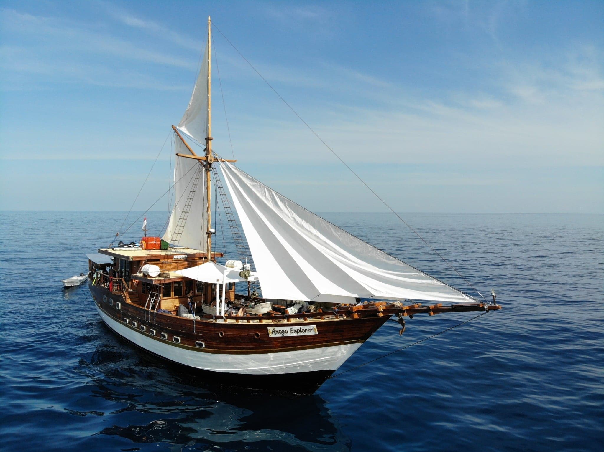 Amaya Explorer combines comfort and exploration as it moves through Komodo and Alor. Reef mantas, macro critters, and swift currents make every dive unique and immersive