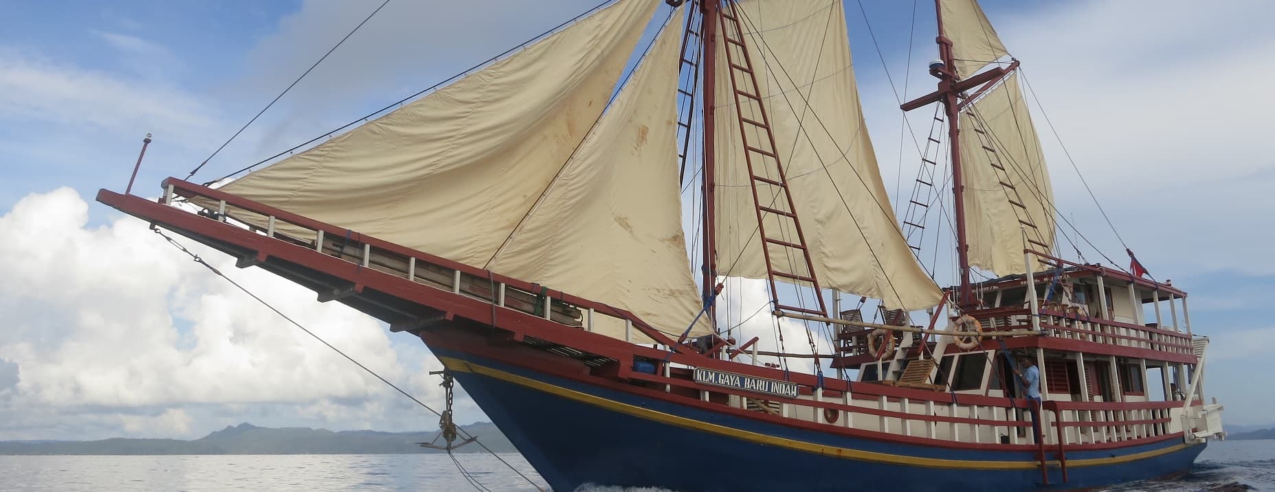 A traditional phinisi with a no-frills spirit, Gaya Baru Indah journeys through Raja Ampat and Misool, bringing divers face to face with wobbegongs, manta rays, and untouched reef slopes