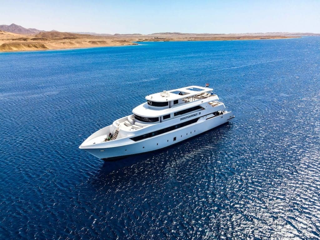 Independence III liveaboard explores Egypt’s best dive sites, including Elphinstone and the Brothers. Expect encounters with hammerhead sharks, oceanic whitetips, and vibrant coral reefs