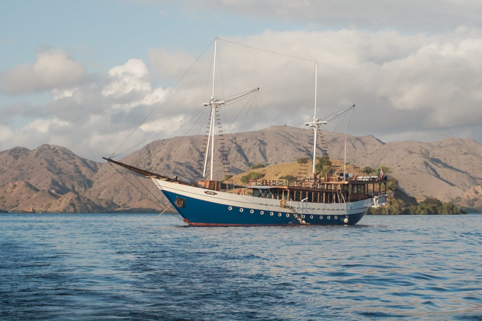 M/Y Hatiku is a traditional Indonesian Phinisi built in 2014 and fully upgraded in 2024. Measuring 38 metres in length with a wooden hull, the vessel accommodates 13 divers and operates a...