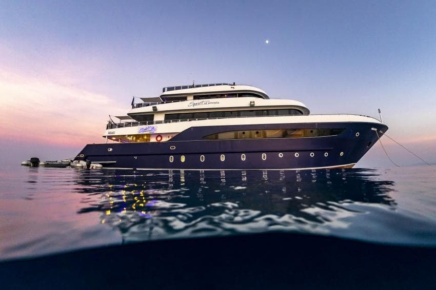 Omneia - Tauchen und Reisen