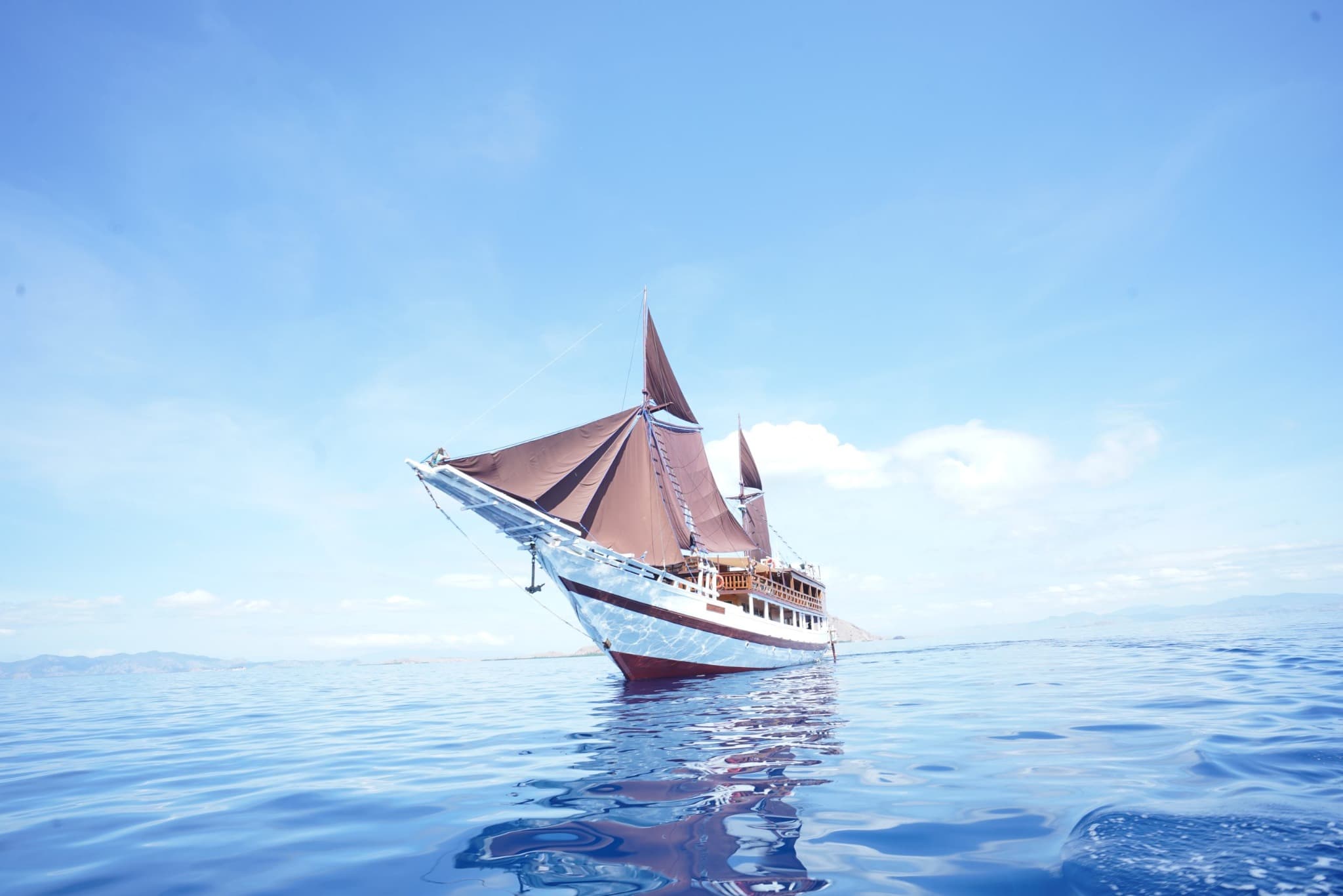 Seamore Papua navigates Raja Ampat, visiting dive sites like Cape Kri and Blue Magic, with opportunities to see manta rays, schooling barracuda, and vibrant reefs