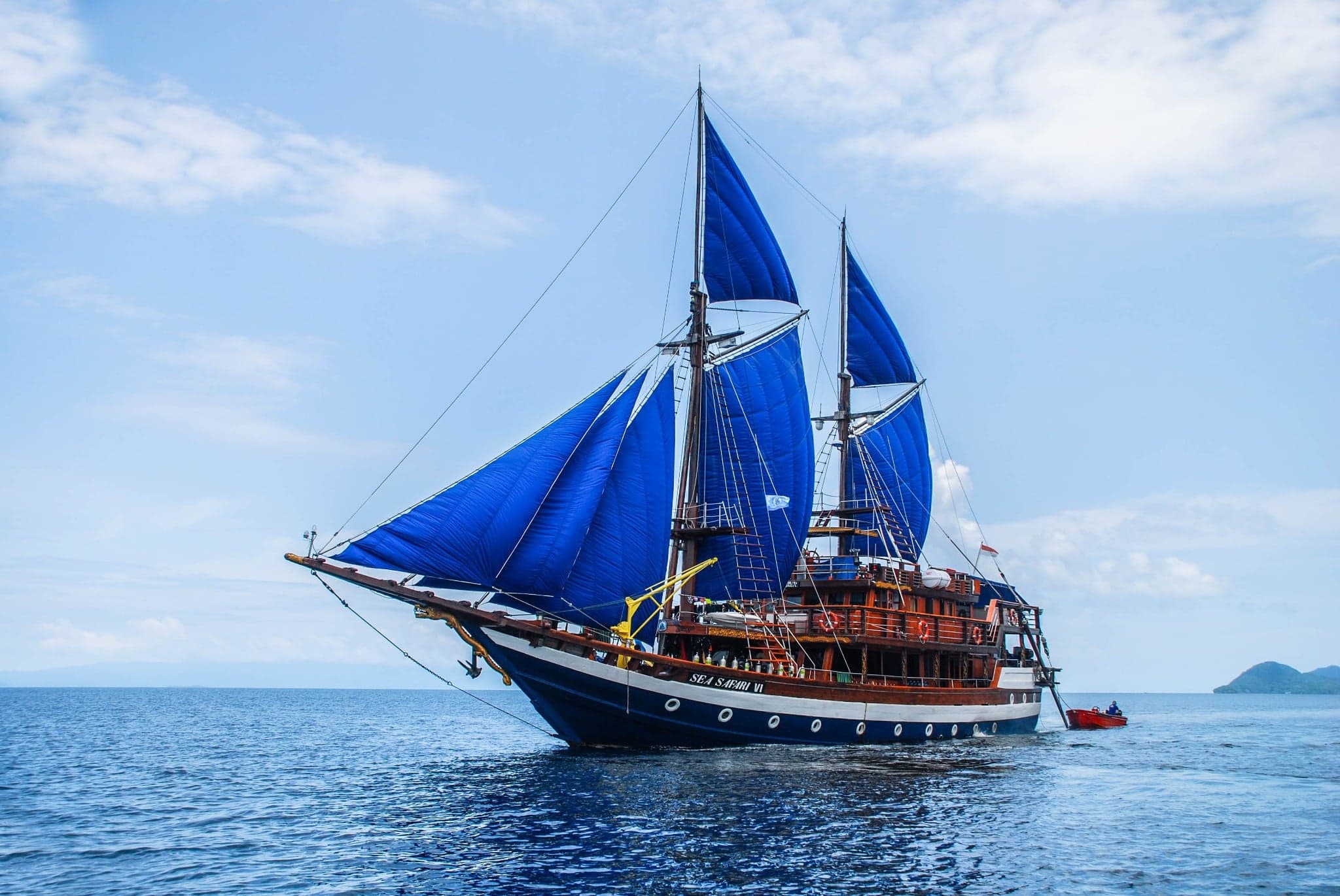 Operating around Bali and Komodo, Sea Safari 6 balances adventure and comfort. Guests can expect manta cleaning stations, turtles, and a range of colorful reef species
