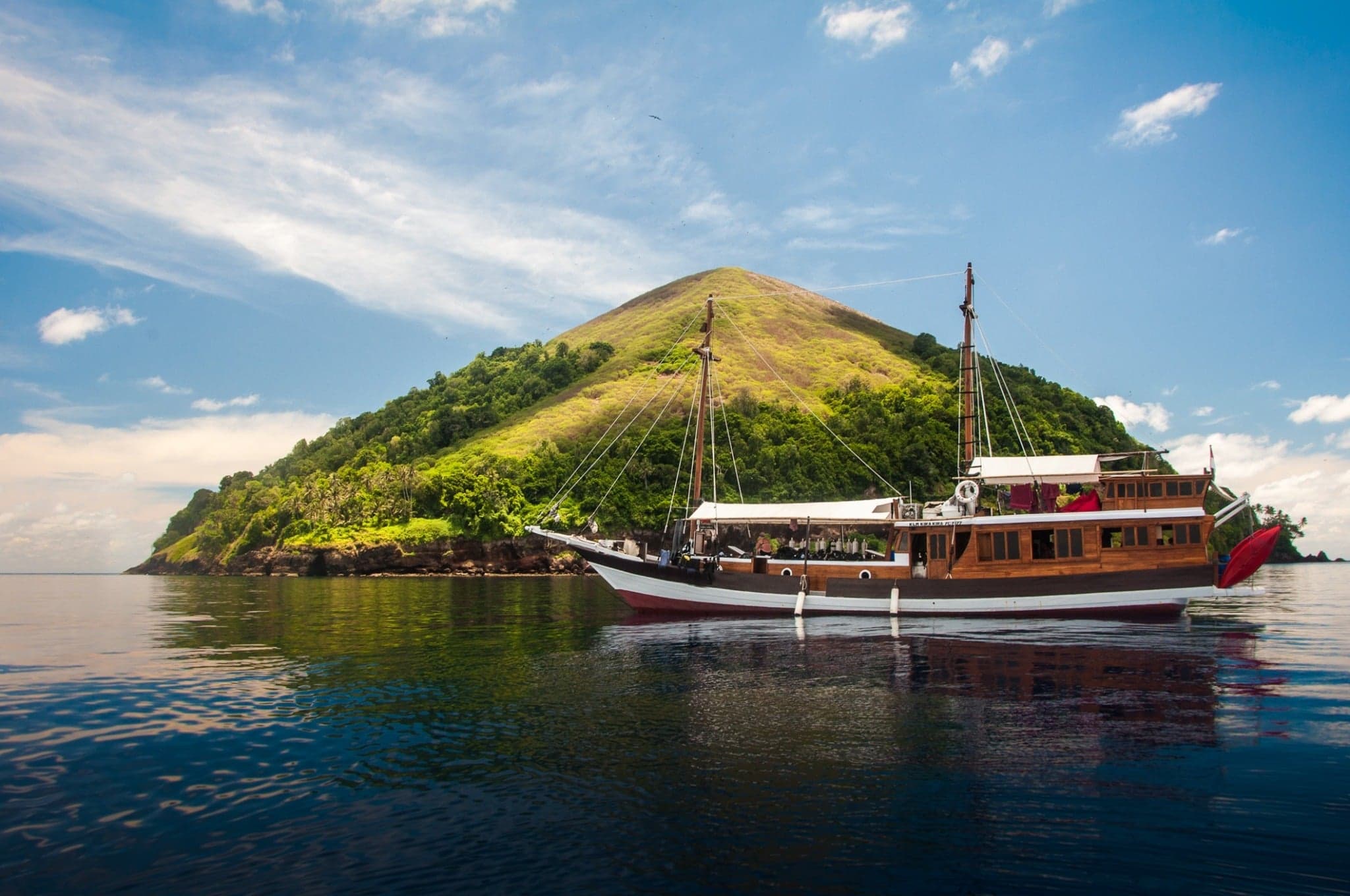 Kira Kira is a hand-crafted liveaboard offering year-round trips to Komodo and Raja Ampat. She hosts 8 guests in 4 cabins with 2 shared bathrooms, ensuring a relaxed diving experience