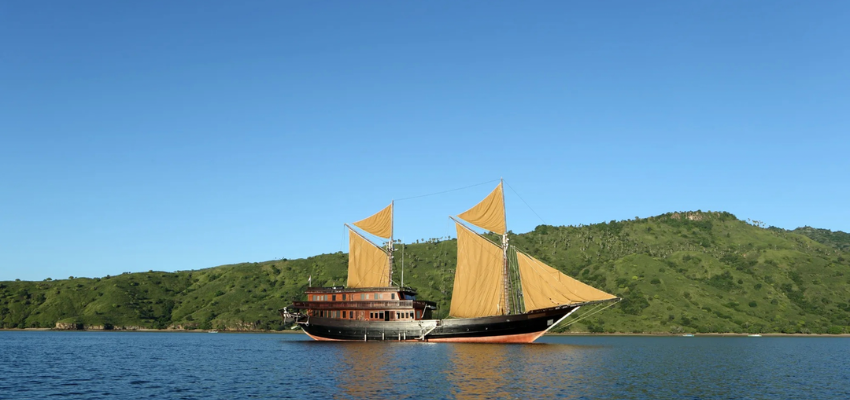 Alila Purnama Liveaboard Indonesia