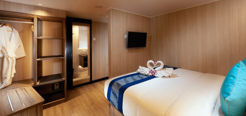 cabin Gaia Love Liveaboard, Indonesia