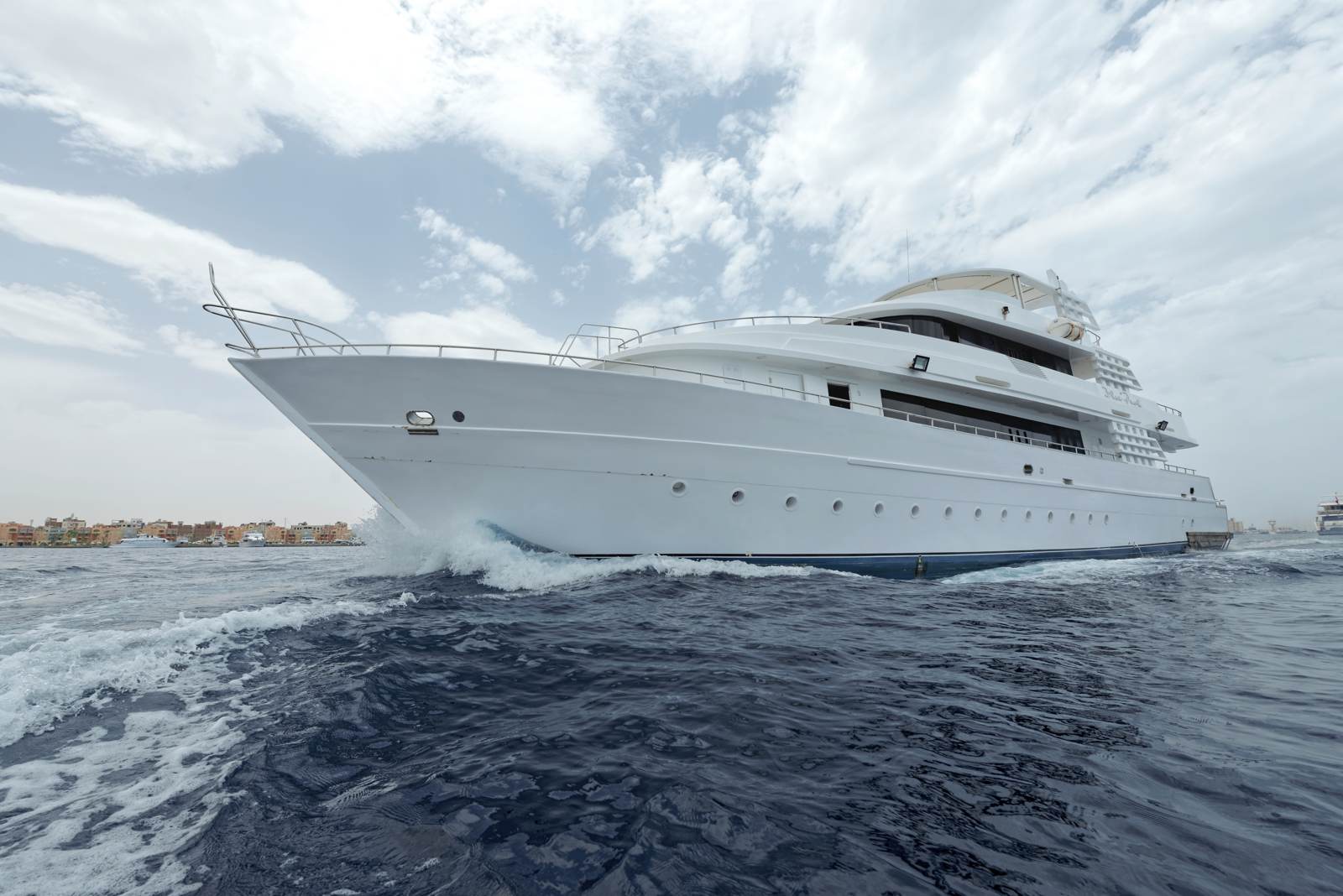 With a reputation for reliability and service, Blue Pearl focuses on central and southern Red Sea diving, from dramatic drop-offs to colorful coral plateaus