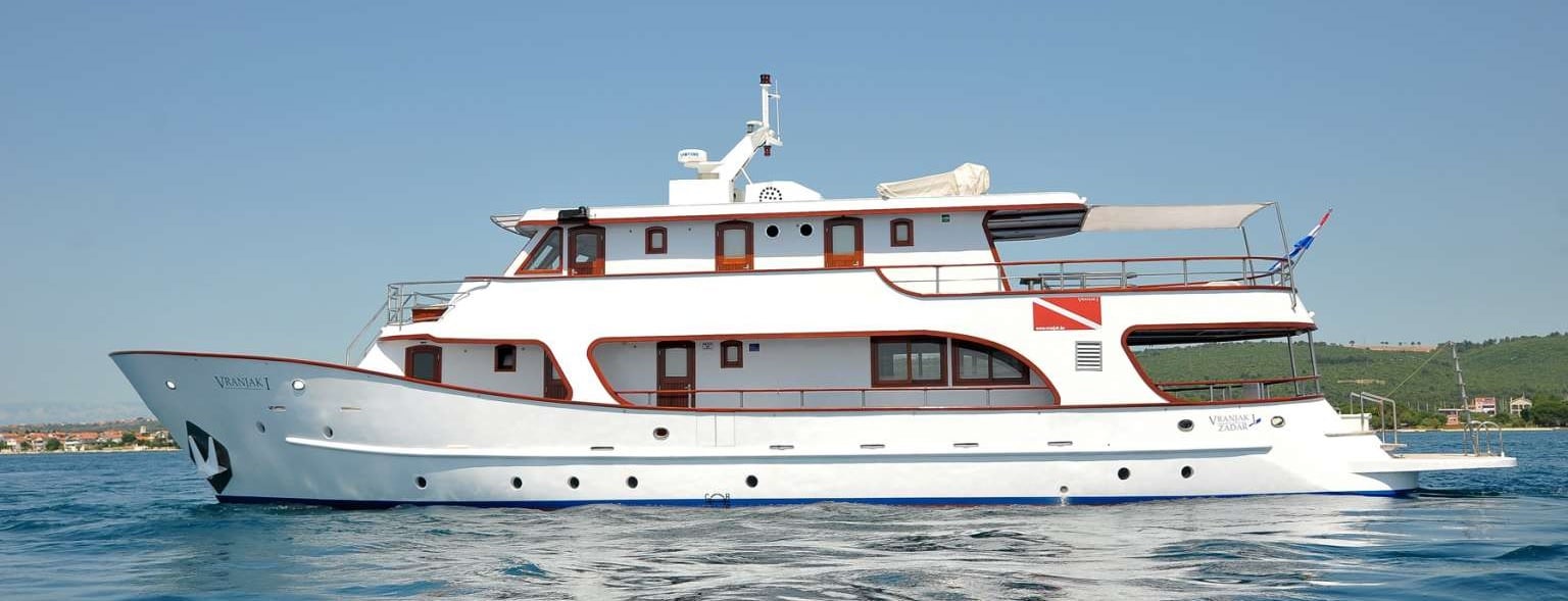 Built for Adriatic diving, Vranjak I explores Croatia’s coastal wonders. Shipwrecks, walls, and clear blue waters make for thrilling dives in a Mediterranean setting