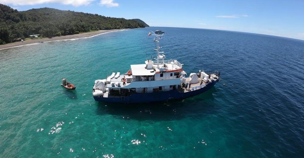 Explore Malpelo aboard Ferox liveaboard, with rare access to this UNESCO World Heritage Site. Dive among hammerheads, whale sharks, rays, barracudas, and rich marine life in Colombia