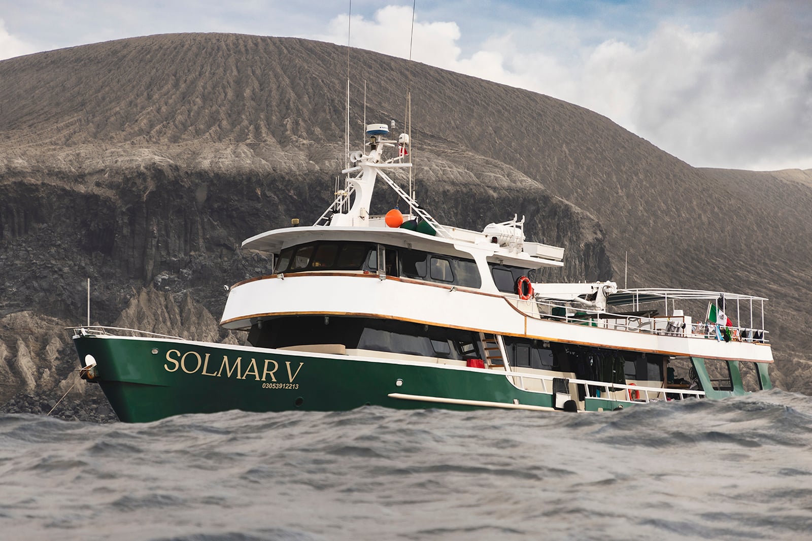 Solmar V is synonymous with Socorro diving. Giant mantas, dolphins, and tiger sharks are regulars on board this well-established liveaboard out of Cabo San Lucas