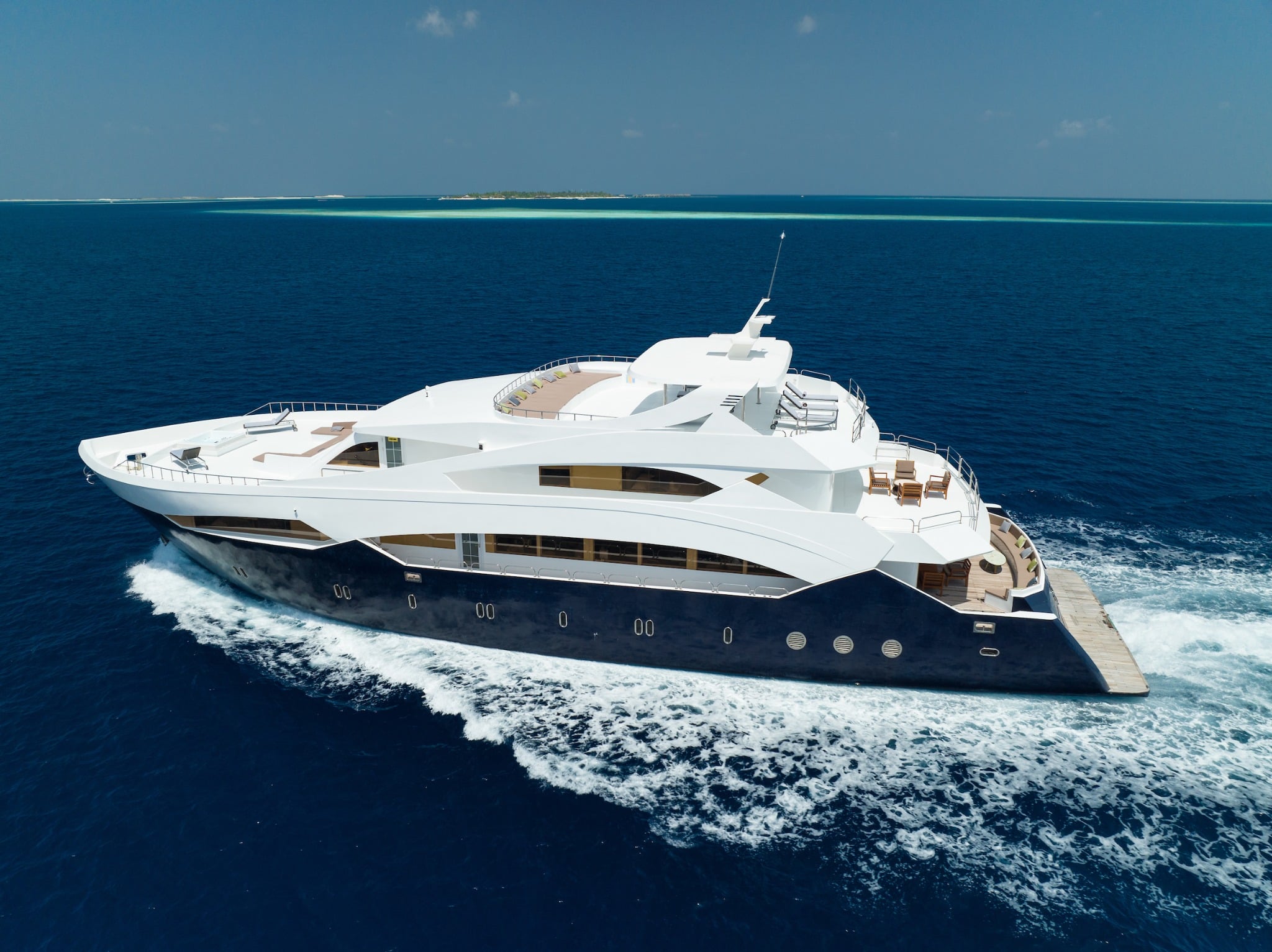 Felicity liveaboard cruises the Maldives, diving hotspots like Maaya Thila and Fish Head. Encounter manta rays, whale sharks, and vibrant reefs while enjoying comfort and top-notch service