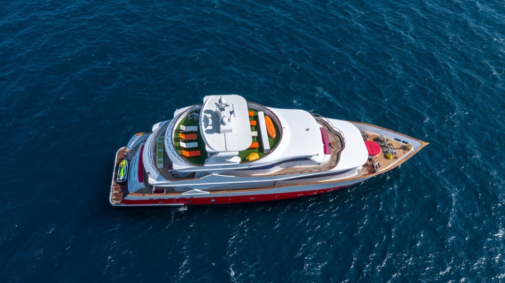 Princess Sara is a four-deck Maldives liveaboard built in Raa Atoll, offering 10 spacious en-suite cabins with air-conditioning, TV, and Wi-Fi. A Jacuzzi, vast sun deck, and flexible sleeping arrangements add comfort between dives