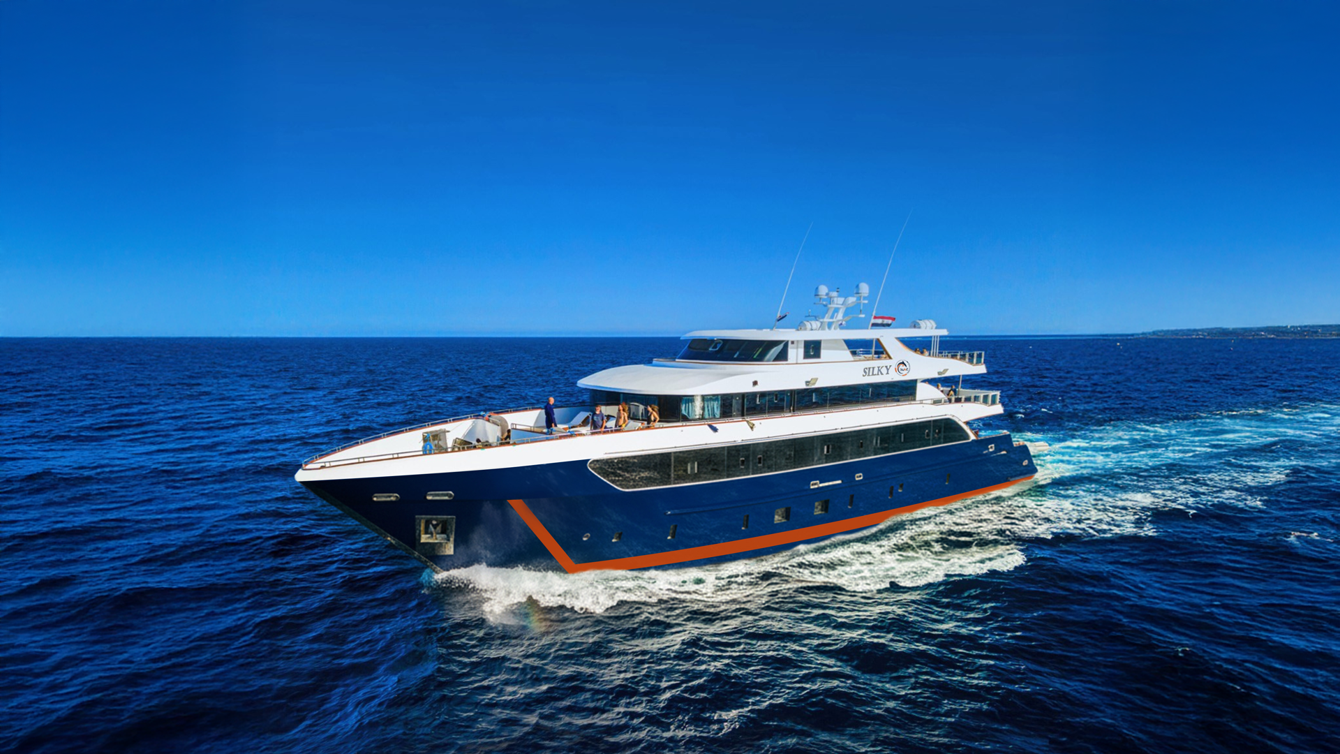 A relaxed pace defines Dune Silky’s route. From Sataya’s spinner dolphins to hard coral gardens near Fury Shoals, this vessel focuses on balanced itineraries and marine life variety