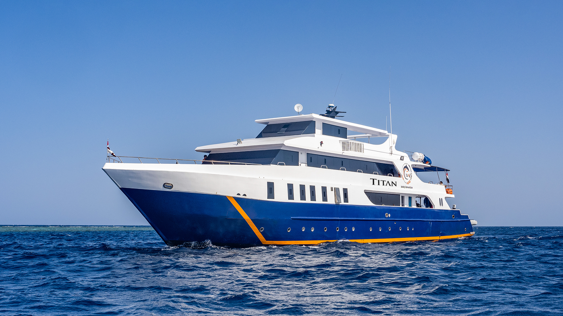 Built for both comfort and capacity, Dune Titan moves across deep south sites such as Zabargad and Rocky Island—remote, current-rich, and full of surprises like oceanic whitetips