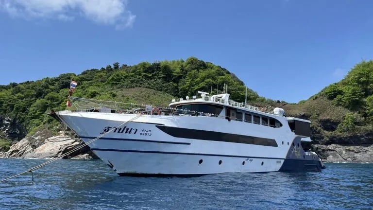 Aqua liveaboard explores Thailand’s Andaman Sea, from Similan Islands and Richelieu Rock to Hin Daeng and Hin Muang. Renovated cabins, free Nitrox, camera rinse tanks, and a stable steel hull