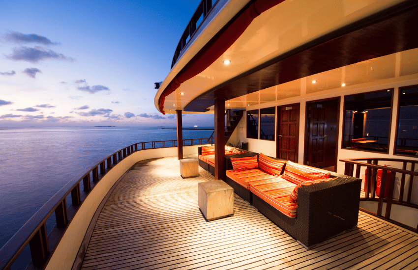 Onboard Amenities & Absolute Booking Transparency