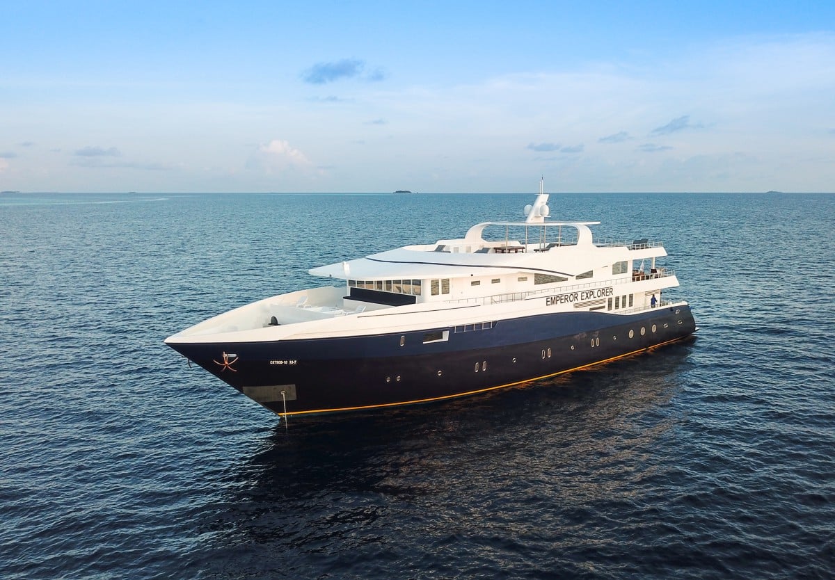 The MV Emperor Explorer liveaboard in the Maldives offers luxury diving safaris to Ari & Vaavu atolls. Dive with whale sharks, mantas, and explore coral reefs. Book your Emperor Maldives adventure with free Nitrox, spacious cabins, and onboard spa