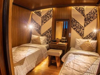 Twin Cabin (#201,204)